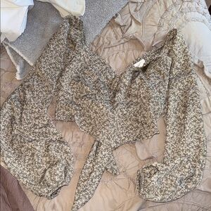 Le Lis Green Patterned long sleeve crop banana front Top